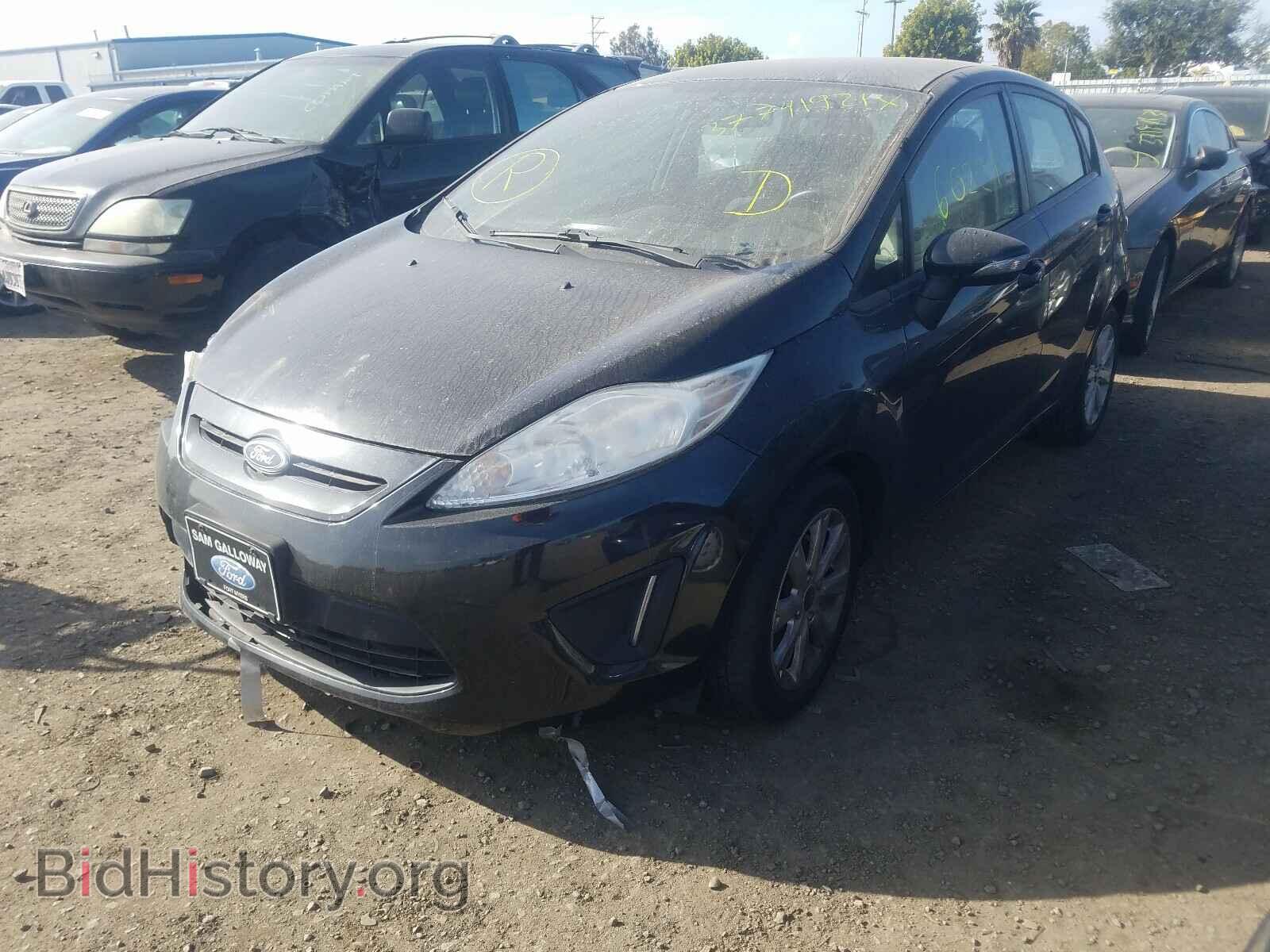 2013 FORD FIESTA - VIN: 3FADP4EJ2DM223977 - Фото 2