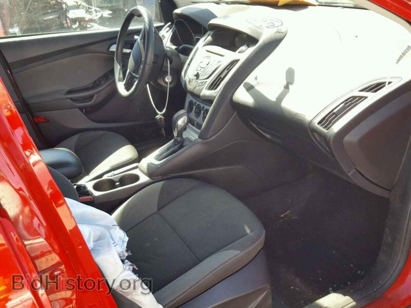 2014 Ford FOCUS (VIN 1FADP3F28EL321741) — photo 5 of 10