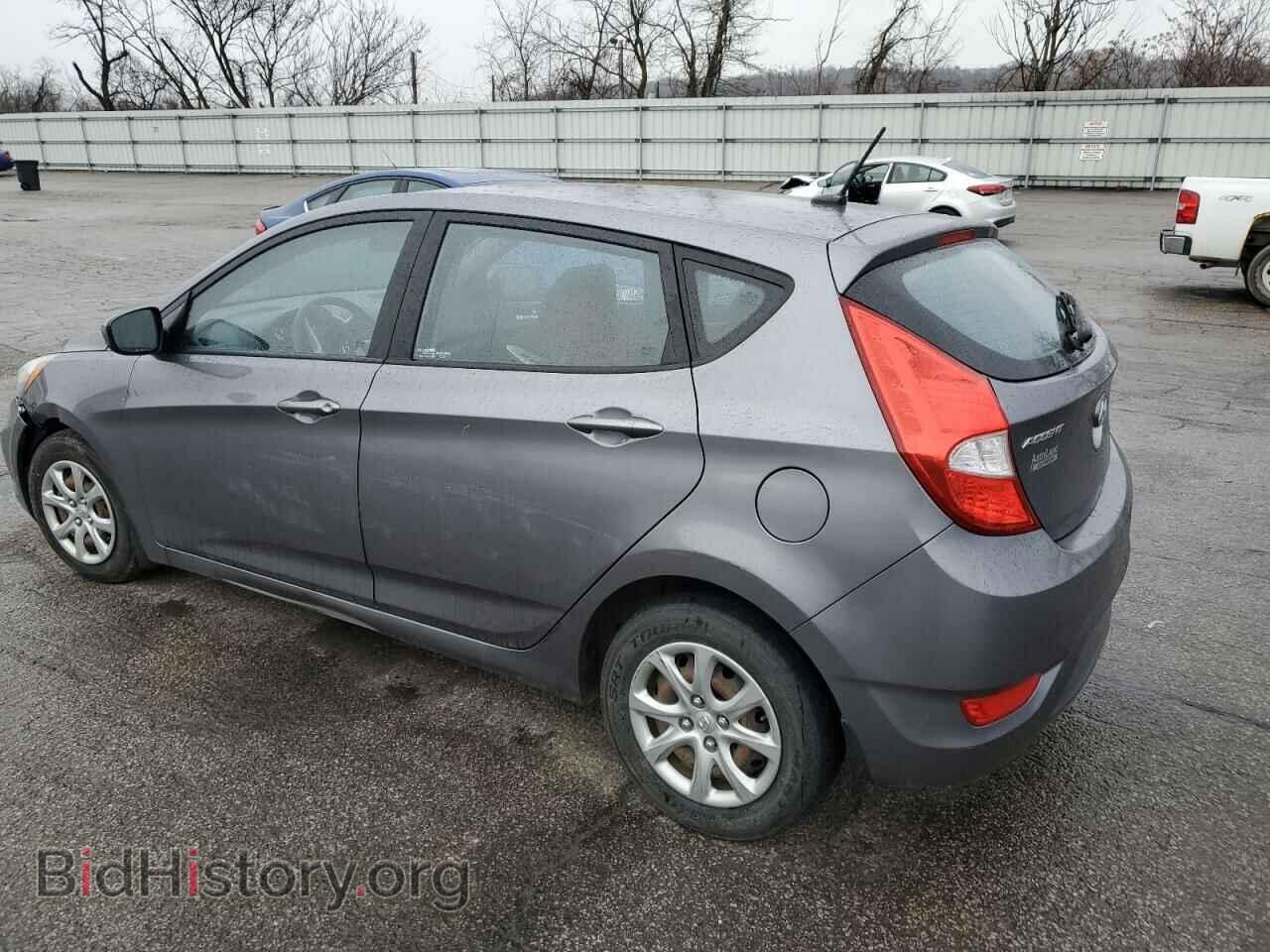 2013 HYUNDAI ACCENT - VIN: KMHCT5AE3DU138637 - Фото 2