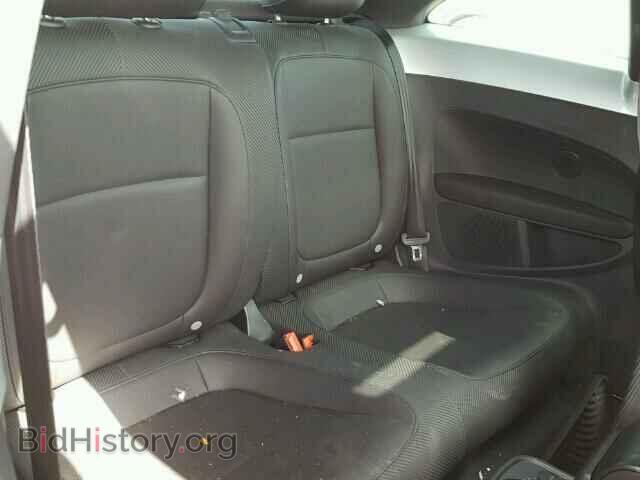 2013 VOLKSWAGEN BEETLE - VIN: 3VWJX7AT6DM686448 - Фото 6