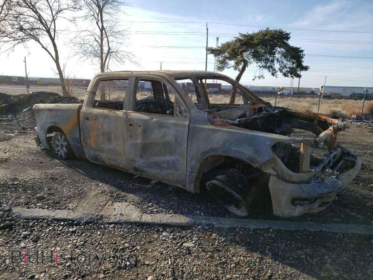 2019 RAM 1500 - VIN: 1C6SRFHT9KN527886 - Фото 4