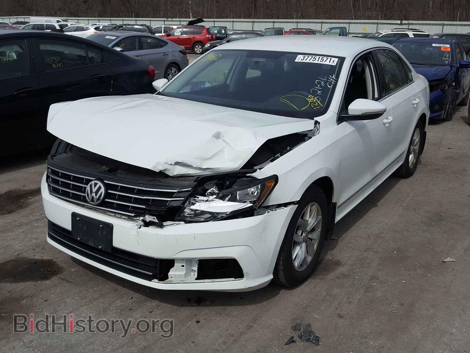 2017 VOLKSWAGEN PASSAT - VIN: 1VWAT7A33HC021509 - Фото 2