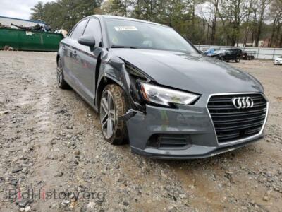 2018 Audi A3 A3 Premium, темно-серый — VIN WAUAUGFF9J1031642, Copart