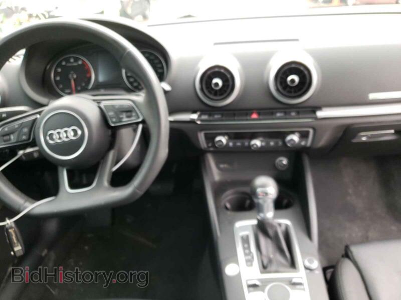 2018 Audi A3 (VIN WAUAUGFF9J1031642) — фото 9 из 10