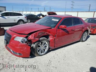 2017 Chrysler 300 Limited, красный — VIN 2C3CCAAGXHH647443, Copart