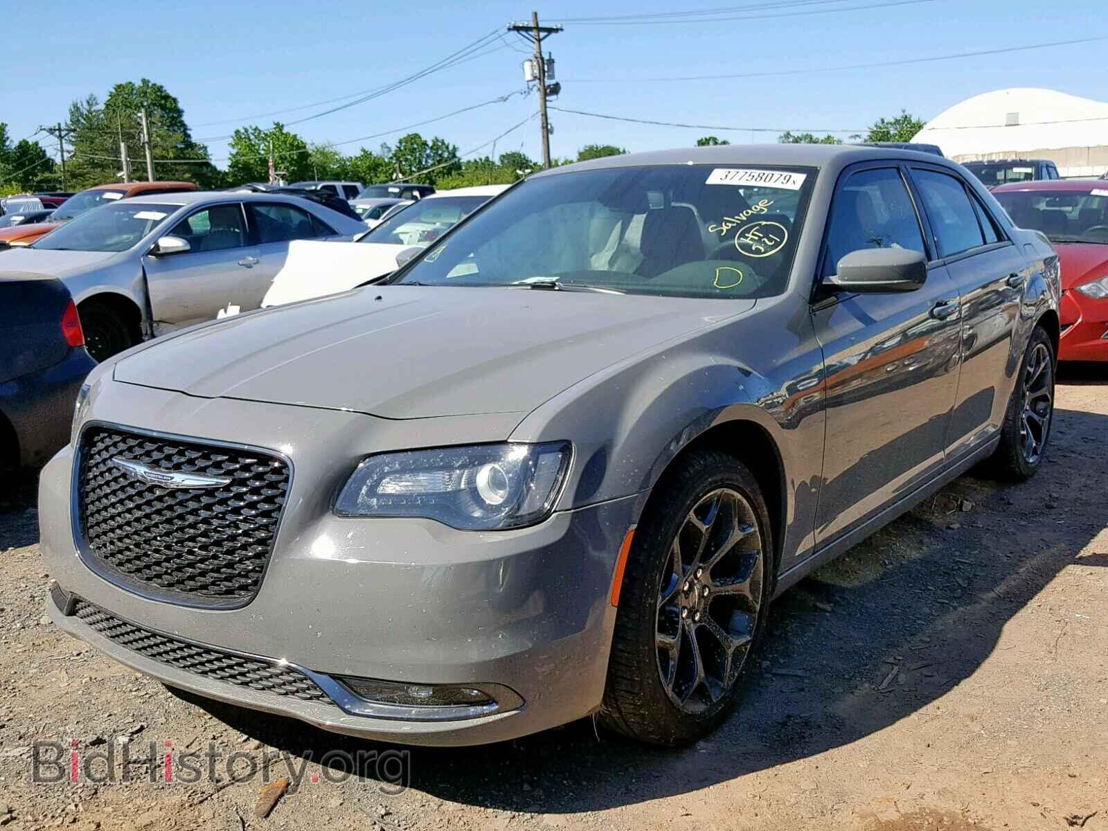 2019 CHRYSLER 300 - VIN: 2C3CCABG6KH515432 - Фото 2