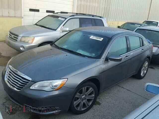 2013 CHRYSLER 200 - VIN: 1C3CCBAB7DN705925 - Фото 2