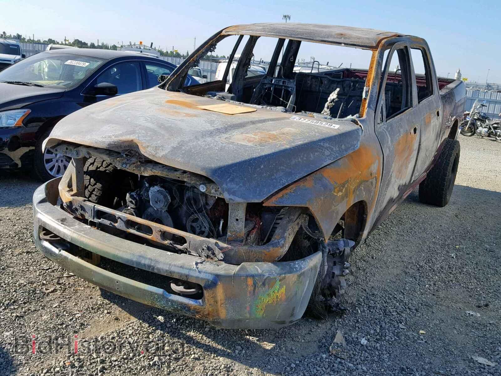 2018 RAM 2500 ST - VIN: 3C6UR5CL6JG184195 - Фото 2