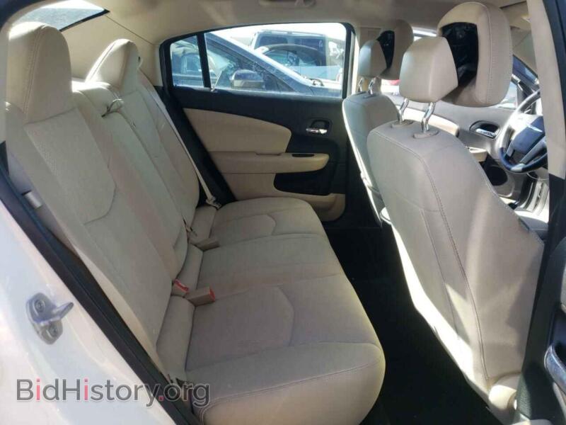 2013 Chrysler 200 (VIN 1C3CCBBB3DN627786) — фото 6 из 10