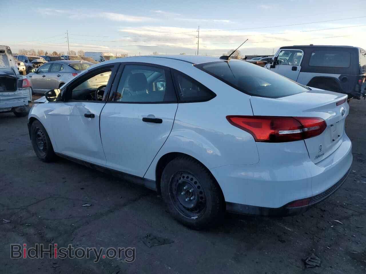 2018 FORD FOCUS - VIN: 1FADP3E26JL244458 - Фото 2