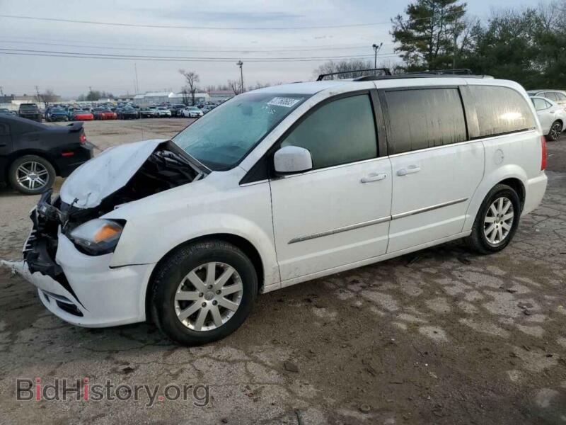 2016 Chrysler MINIVAN Town & COU (VIN 2C4RC1BG5GR205697) — фото 1 из 13, Copart, повреждение: передняя часть