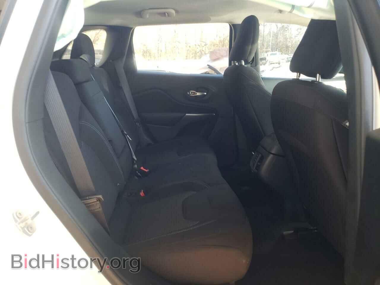 2019 JEEP CHEROKEE - VIN: 1C4PJLCB4KD327247 - Фото 6