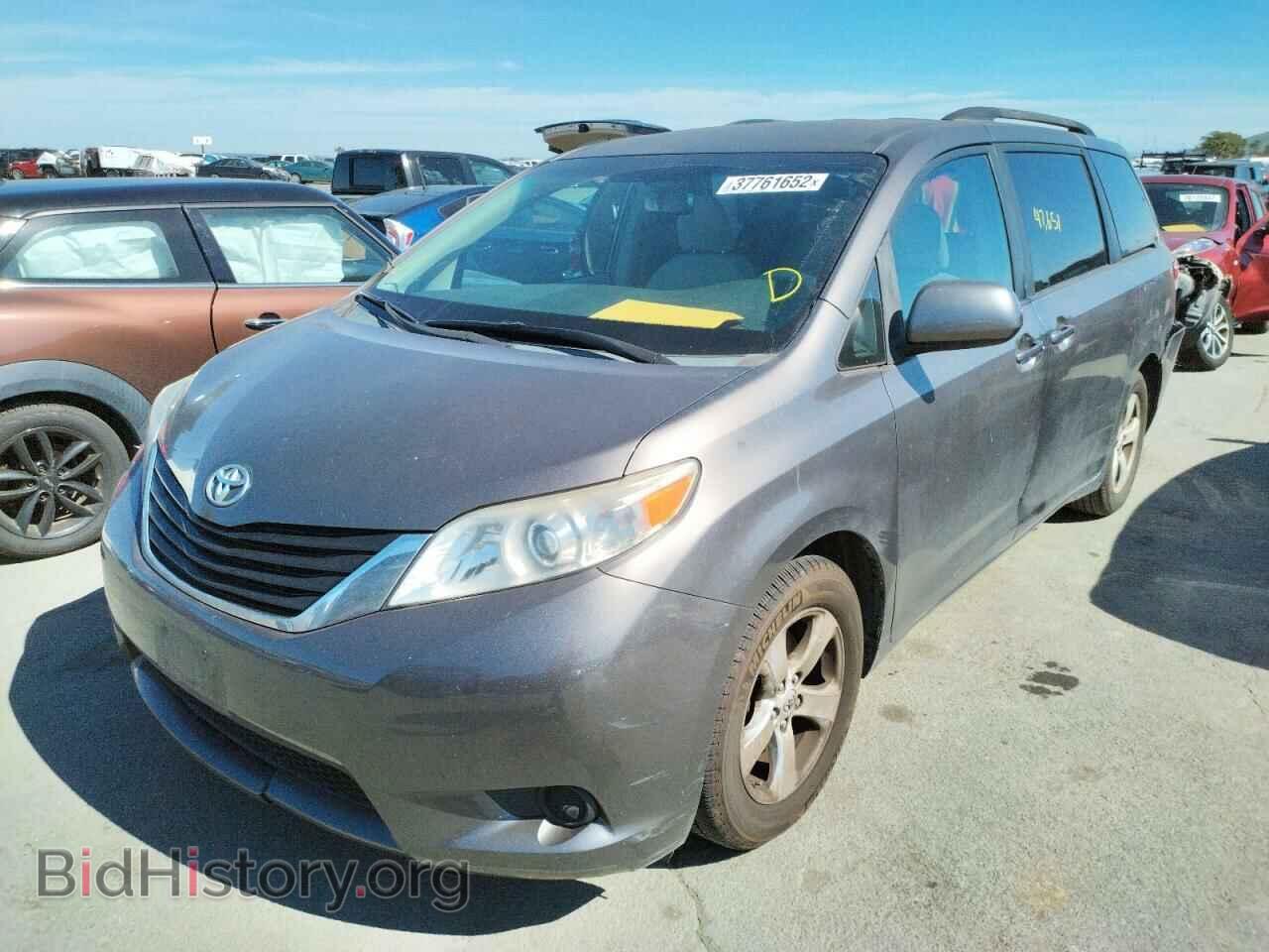 2012 TOYOTA SIENNA - VIN: 5TDKK3DC7CS207608 - Фото 2