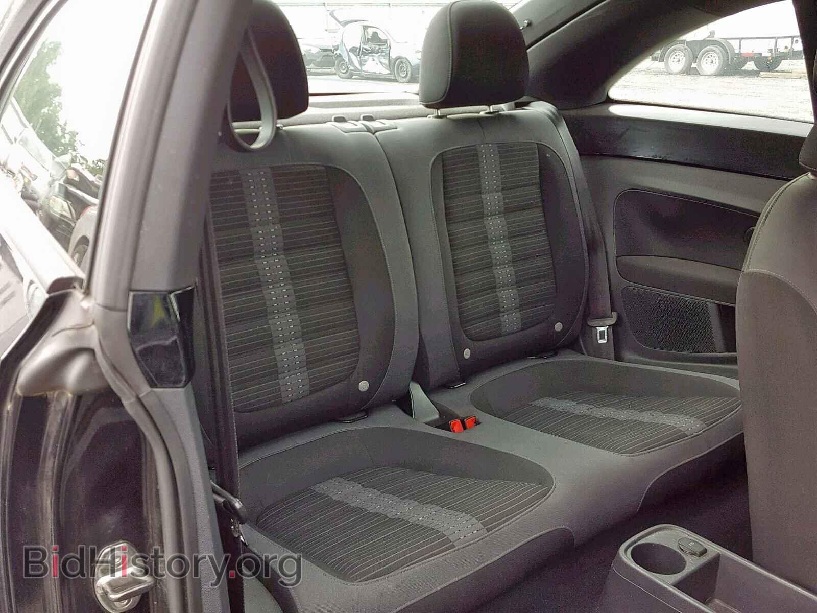 2012 VOLKSWAGEN BEETLE - VIN: 3VW467AT2CM647600 - Фото 6