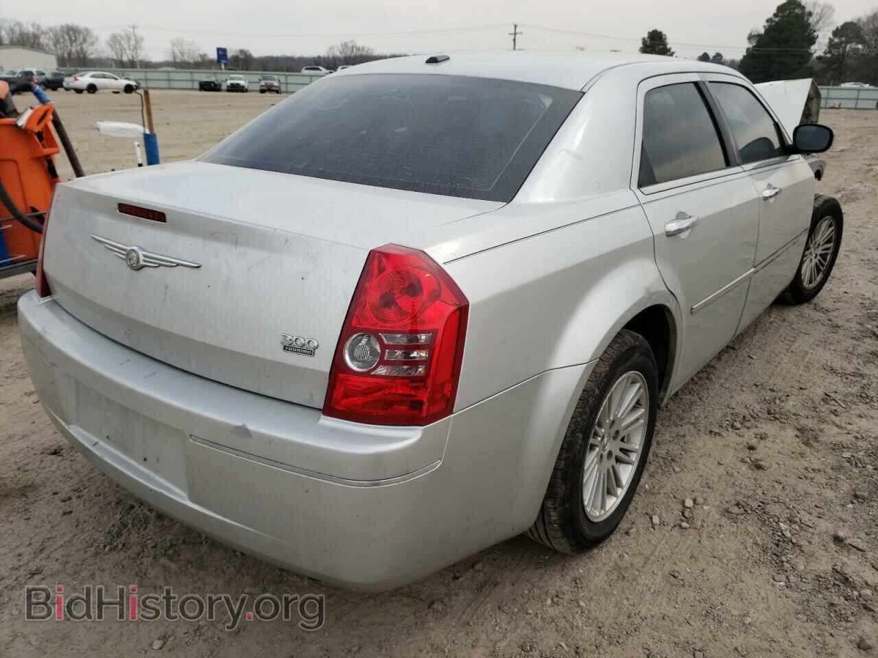 2010 CHRYSLER 300 - VIN: 2C3CA5CV0AH201414 - Фото 4