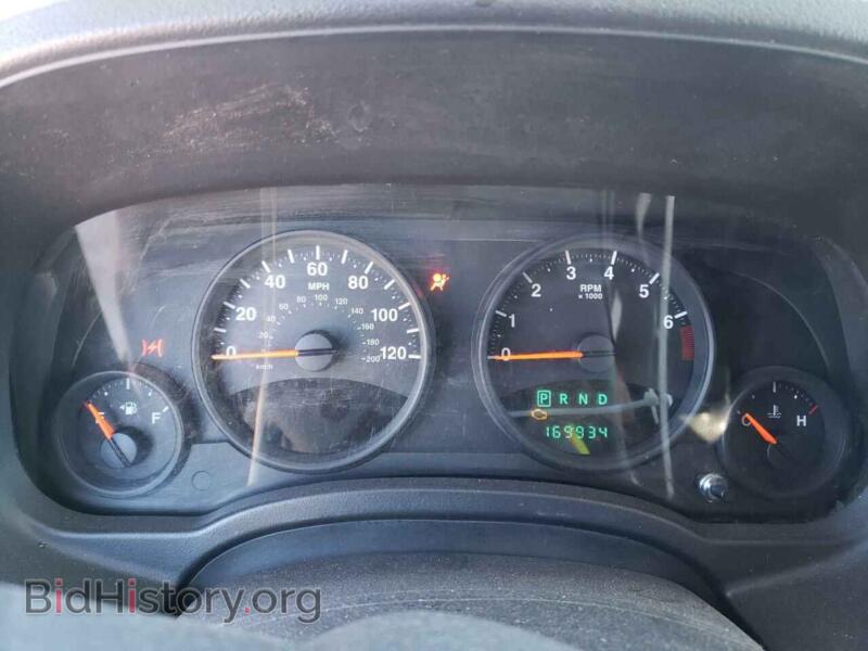 2011 Jeep COMPASS (VIN 1J4NT1FB8BD284317) — фото 9 из 12