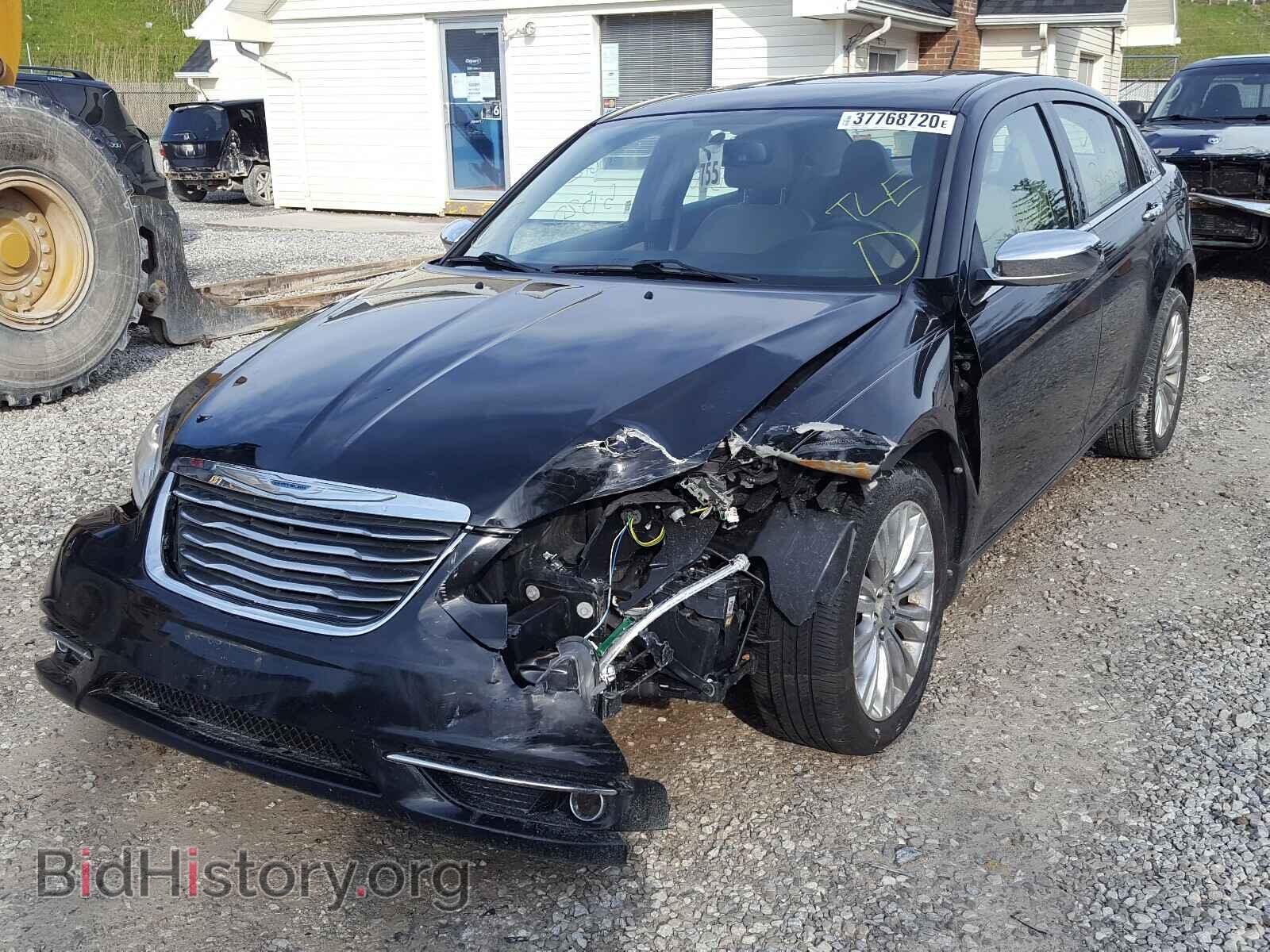2011 CHRYSLER 200 - VIN: 1C3BC2FG3BN551453 - Фото 2