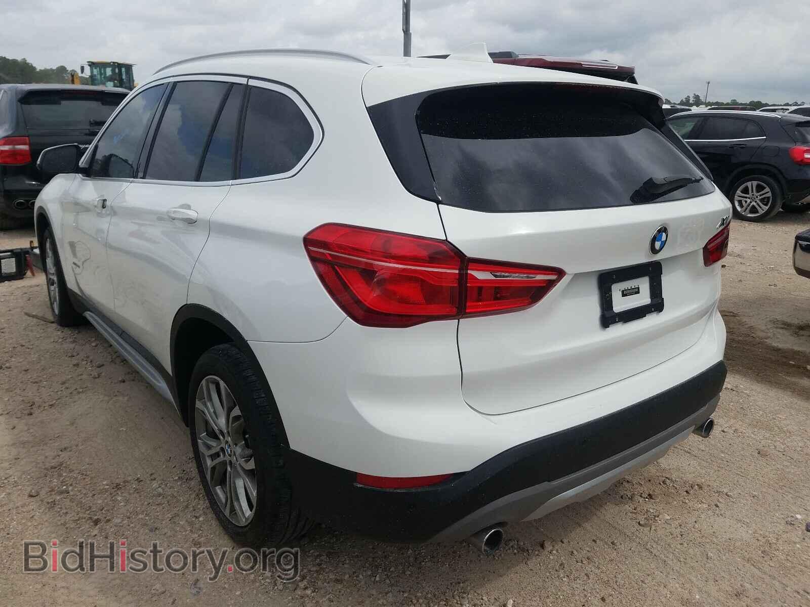 2017 BMW X1 - VIN: WBXHT3Z37H4A57962 - Фото 3
