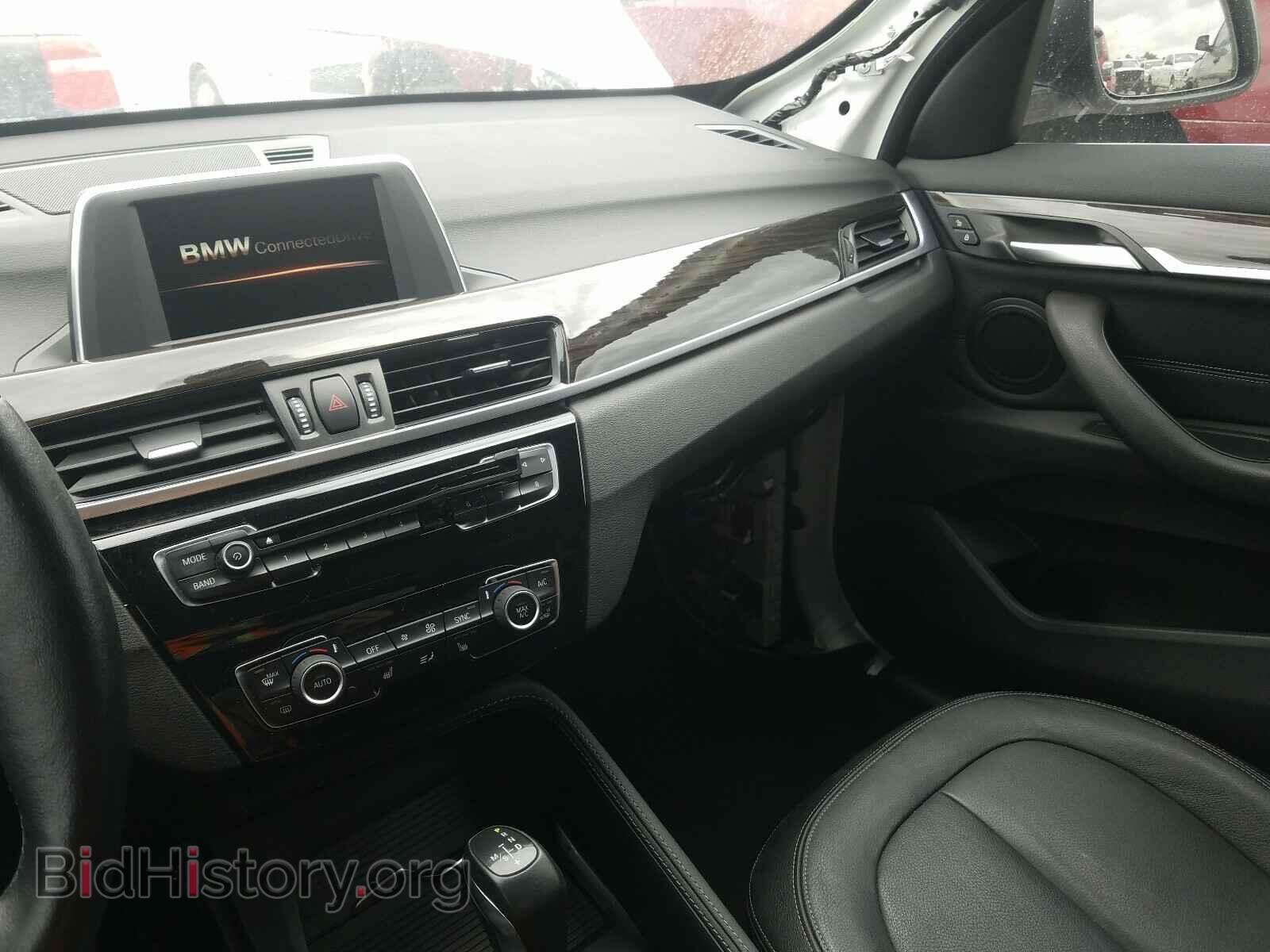 2017 BMW X1 - VIN: WBXHT3Z37H4A57962 - Фото 9