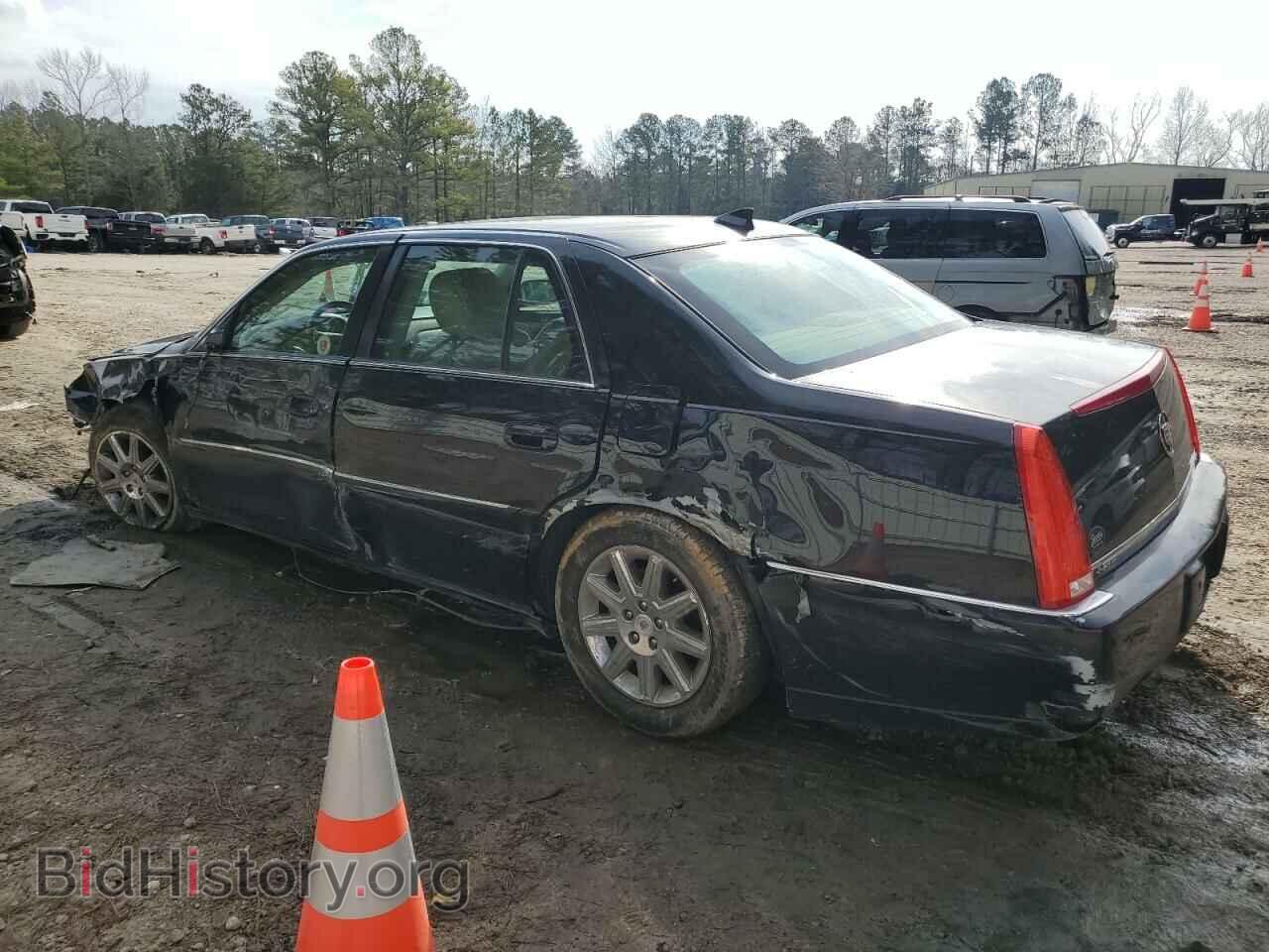 2011 CADILLAC DTS - VIN: 1G6KH5E62BU133286 - Фото 2