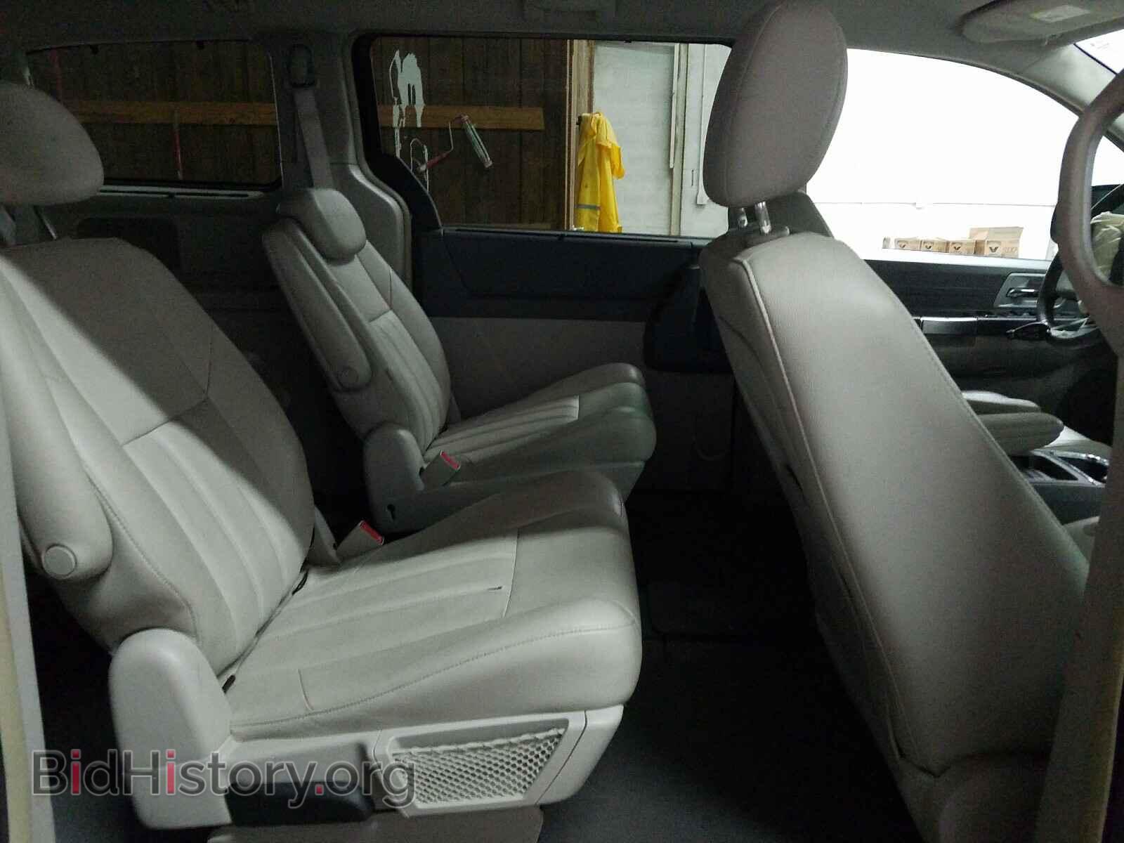 2008 CHRYSLER MINIVAN - VIN: 2A8HR54P38R818300 - Фото 6