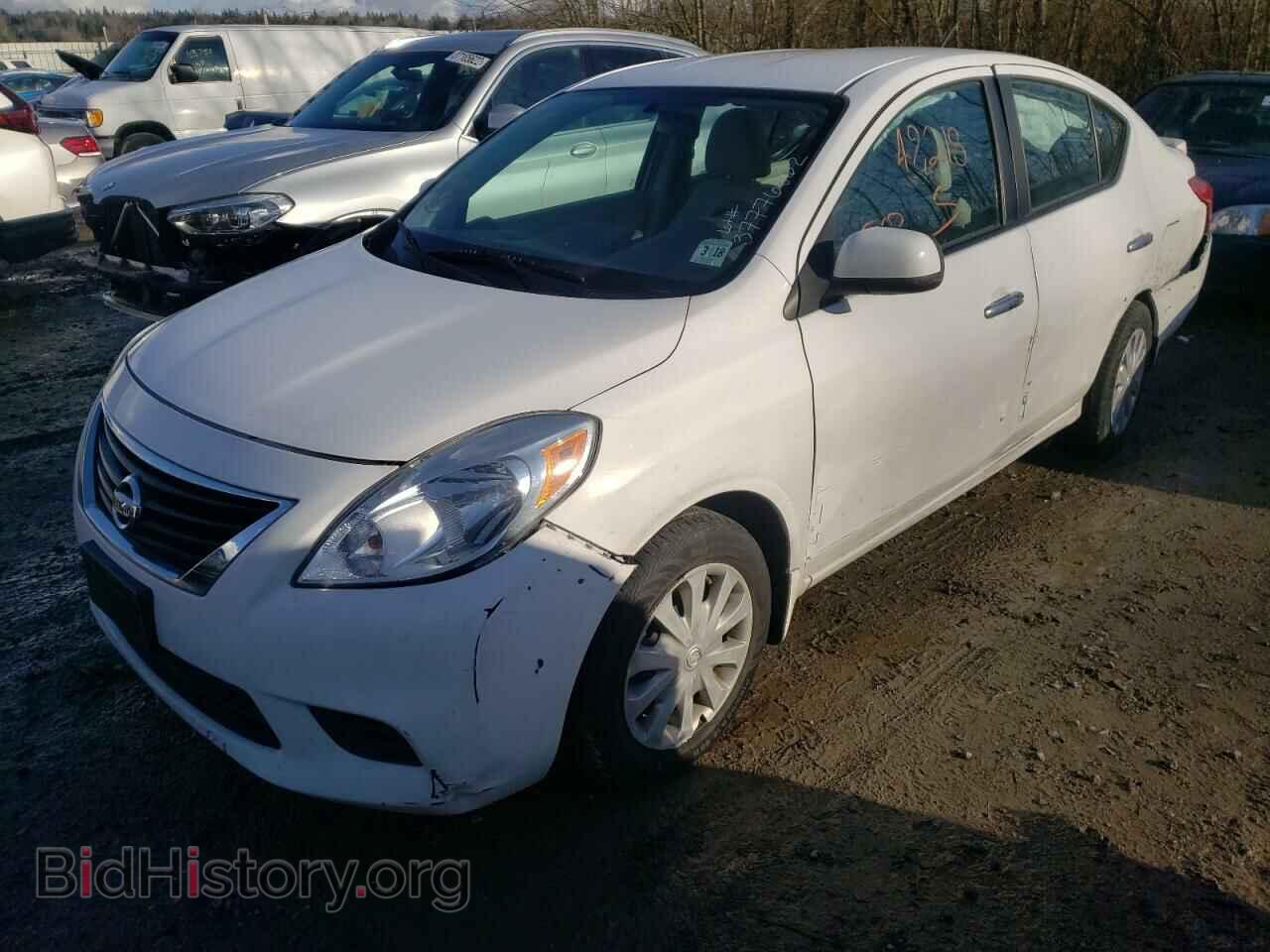 2013 NISSAN VERSA - VIN: 3N1CN7AP8DL843250 - Фото 2