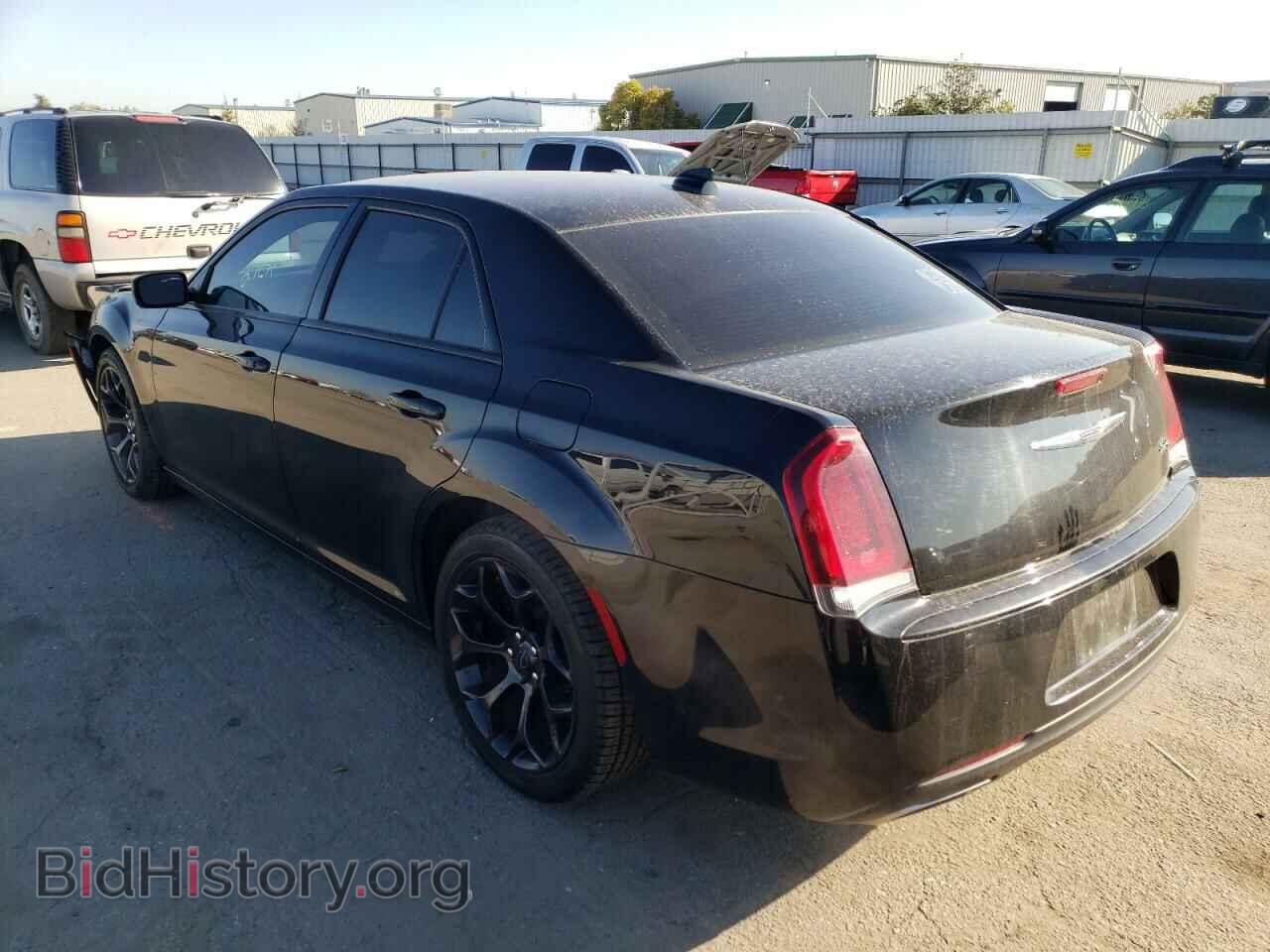2019 CHRYSLER 300 - VIN: 2C3CCABG9KH648136 - Фото 3
