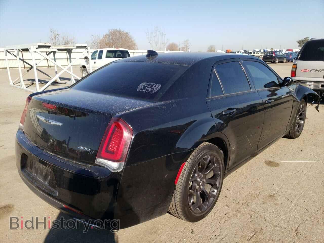 2019 CHRYSLER 300 - VIN: 2C3CCABG9KH648136 - Фото 4