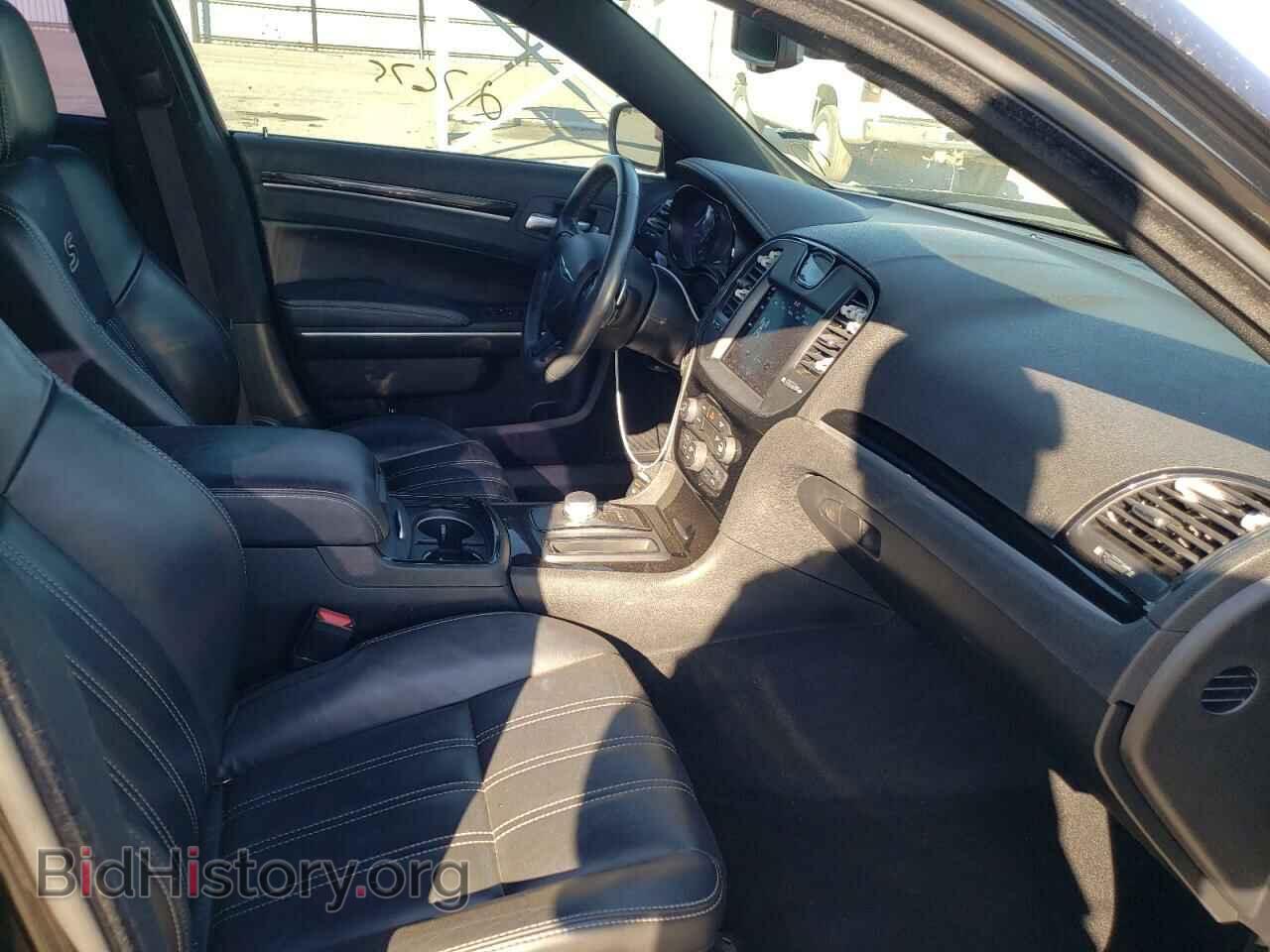 2019 CHRYSLER 300 - VIN: 2C3CCABG9KH648136 - Фото 5
