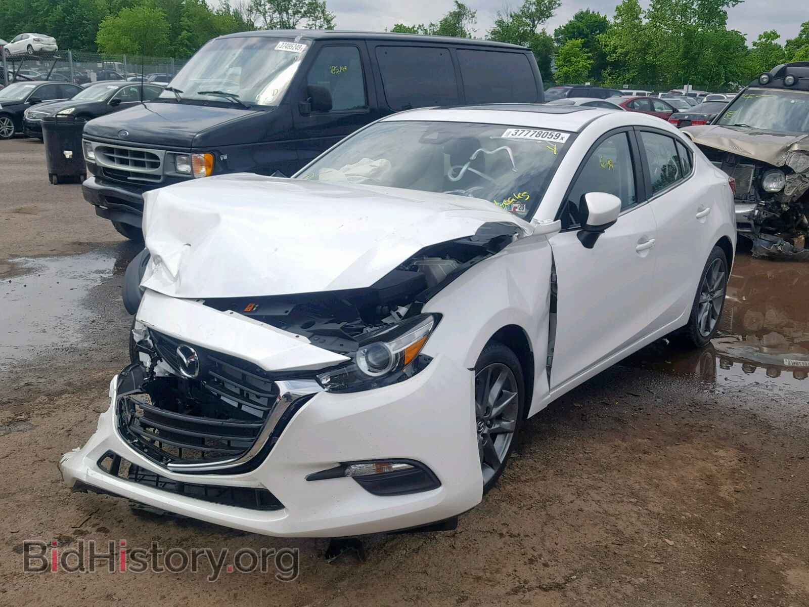 2018 MAZDA 3 - VIN: 3MZBN1V37JM272589 - Фото 2