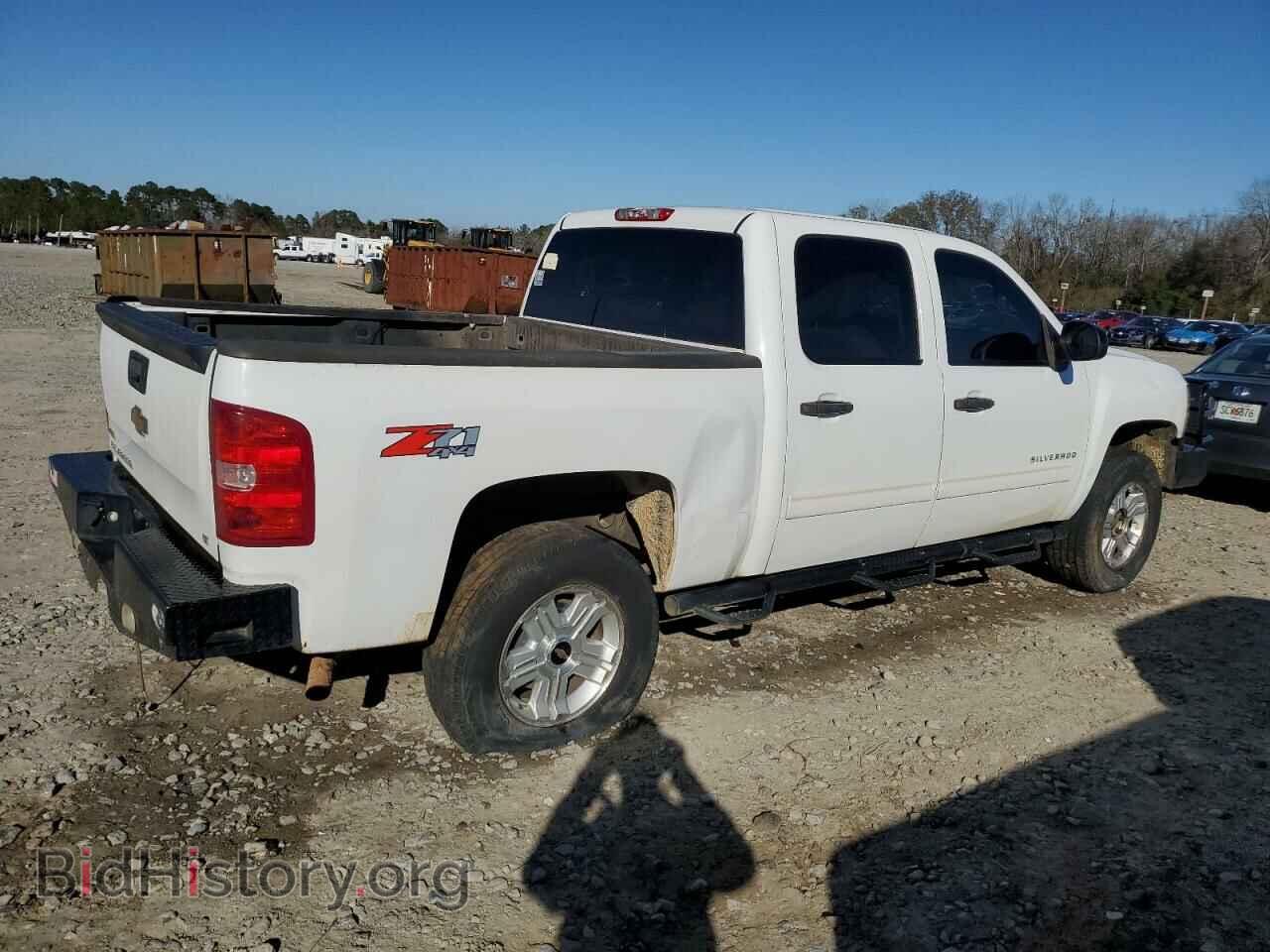 2011 CHEVROLET ALL Models - VIN: 3GCPKSE32BG299304 - Фото 3