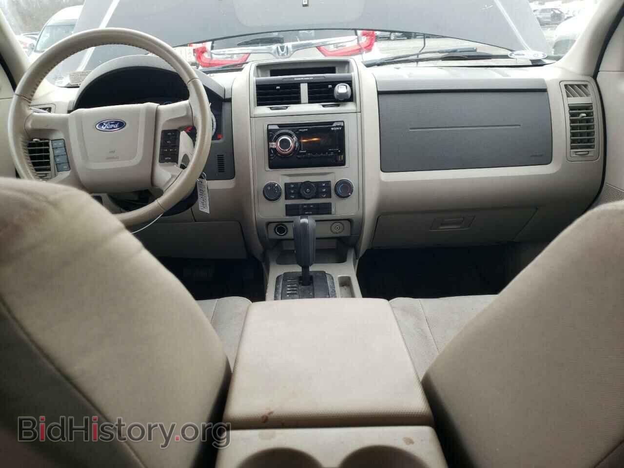2011 FORD ESCAPE - VIN: 1FMCU9D77BKC24270 - Photo 8