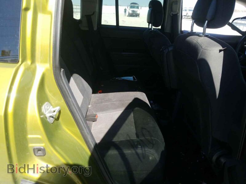 2012 Jeep COMPASS (VIN 1C4NJCBA8CD579729) — фото 6 из 10