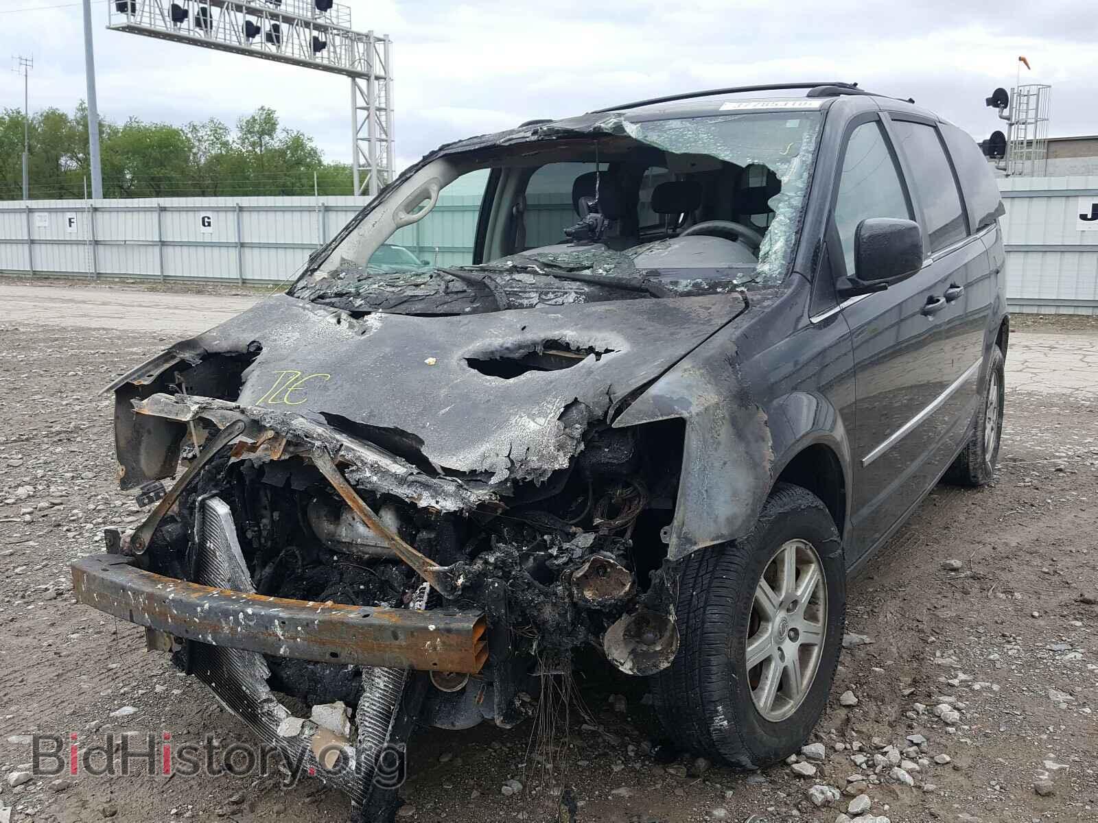 2010 CHRYSLER MINIVAN - VIN: 2A4RR5D17AR113166 - Фото 2