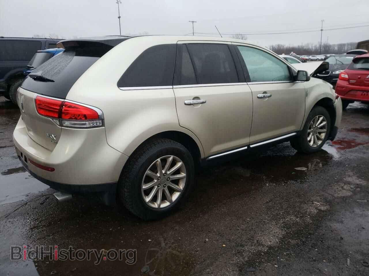 2011 LINCOLN MKX - VIN: 2LMDJ8JK9BBJ25951 - Photo 3
