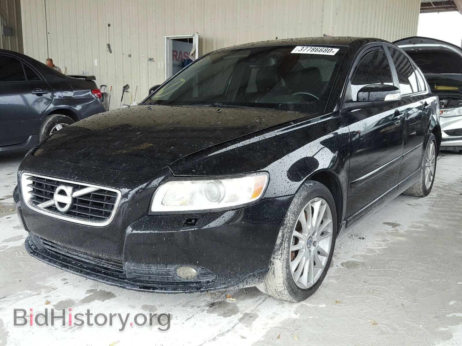 2011 VOLVO S40 - VIN: YV1672MS9B2545158 - Фото 2