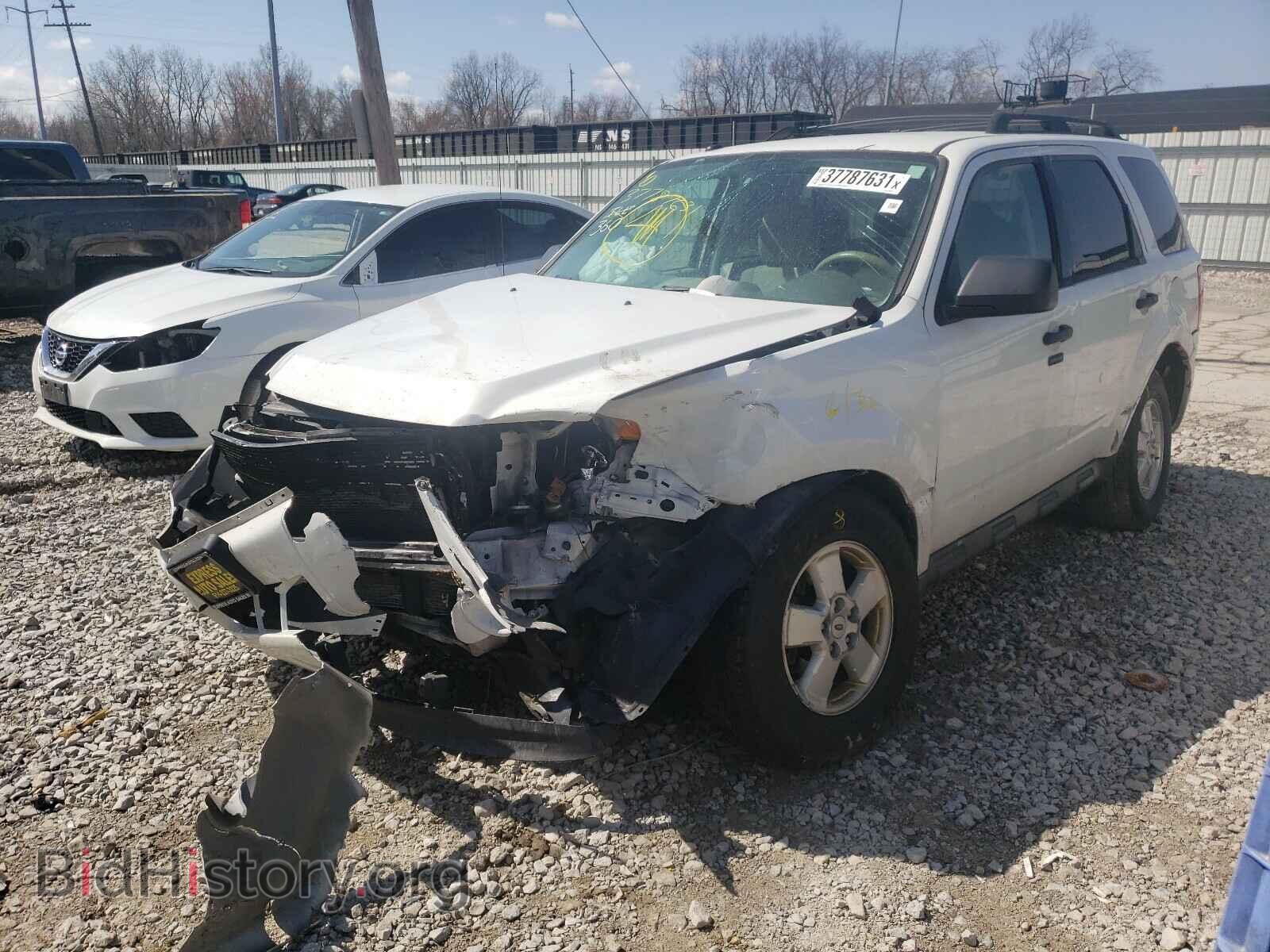2011 FORD ESCAPE - VIN: 1FMCU9DG0BKA08874 - Фото 2