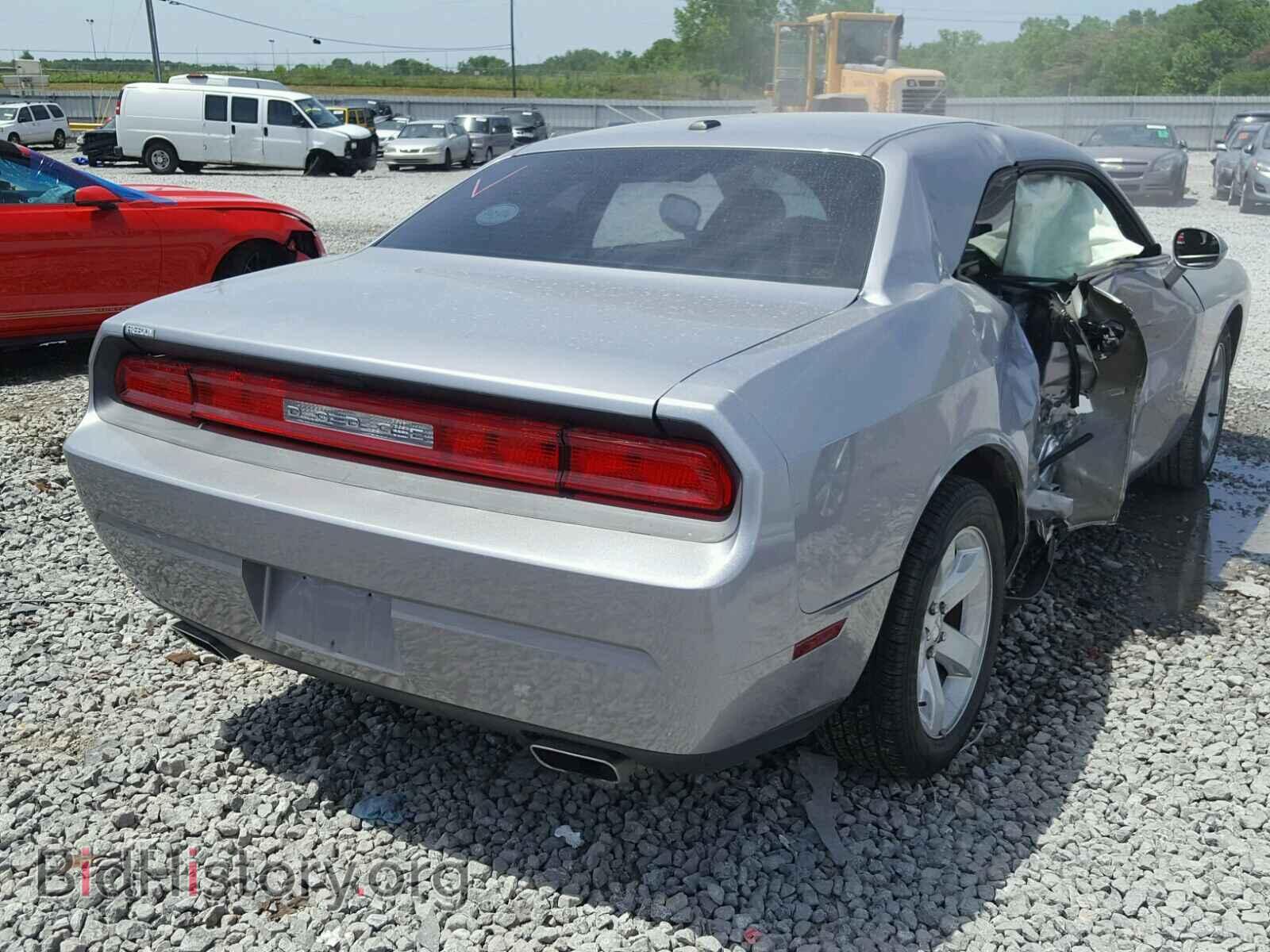 2014 DODGE CHALLENGER - VIN: 2C3CDYAG4EH111301 - Фото 4