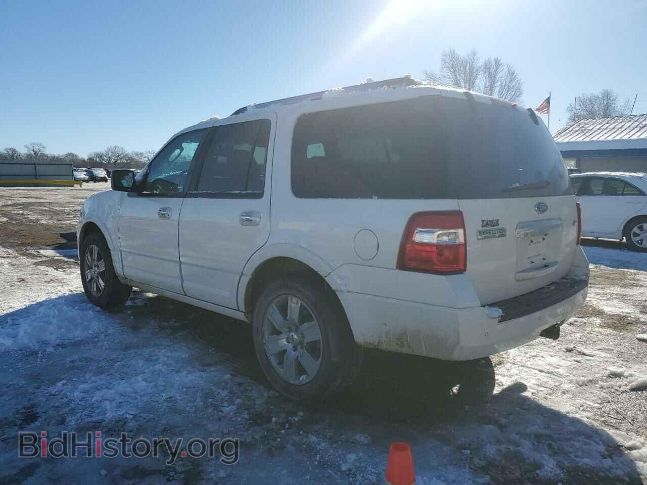 2011 FORD EXPEDITION - VIN: 1FMJU2A52BEF32480 - Фото 2