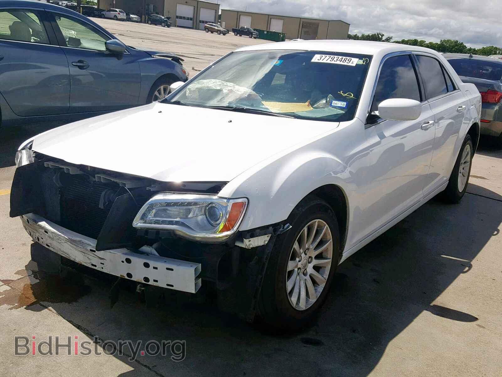 2013 CHRYSLER 300 - VIN: 2C3CCAAGXDH657559 - Фото 2