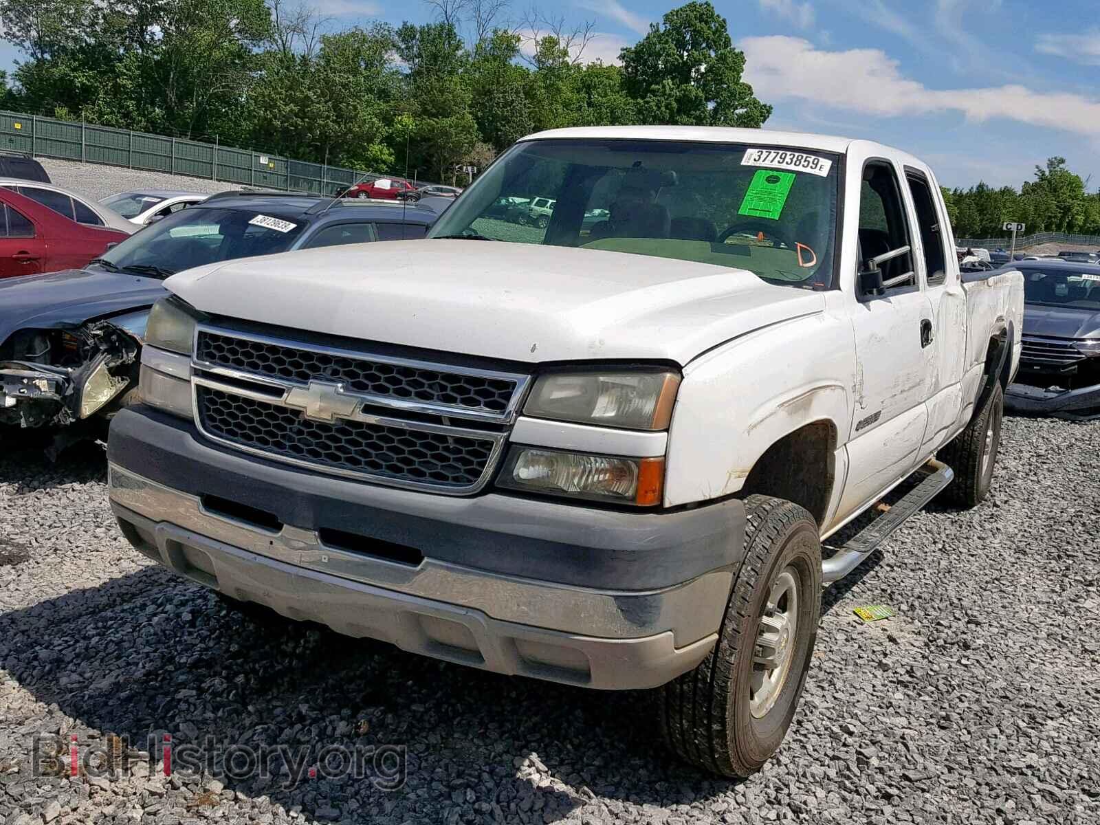 2005 CHEVROLET SILVERADO - VIN: 1GCHC29U45E117442 - Фото 2