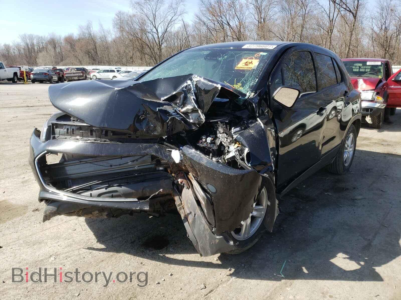 2019 CHEVROLET TRAX - VIN: 3GNCJKSB3KL330023 - Photo 2
