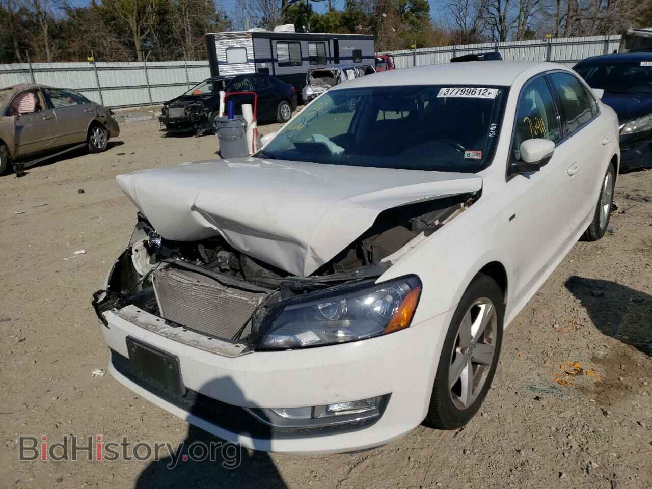 2015 VOLKSWAGEN PASSAT - VIN: 1VWAT7A32FC112025 - Фото 2