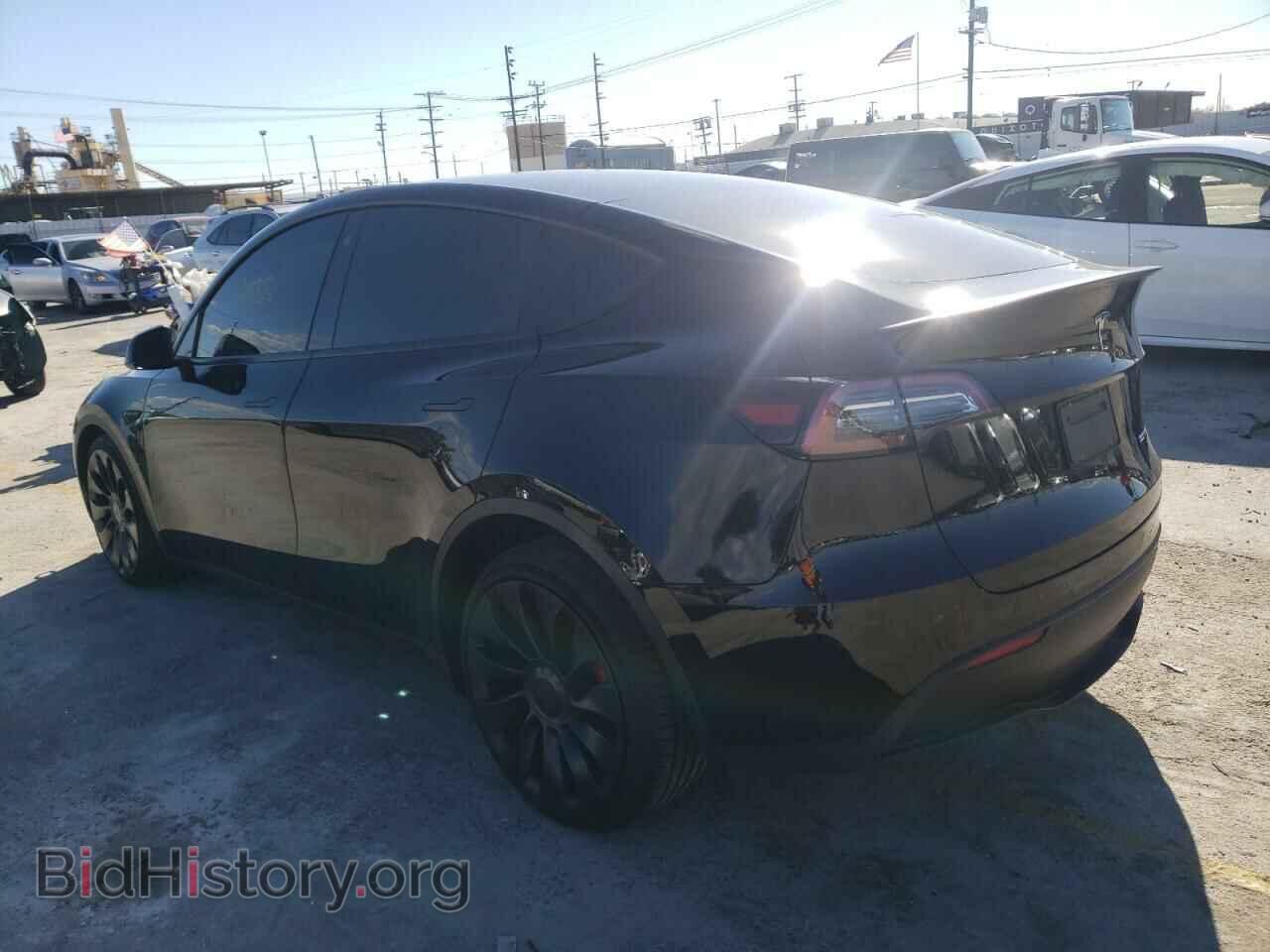 2022 TESLA MODEL Y - VIN: 7SAYGDEF7NF486899 - Фото 2