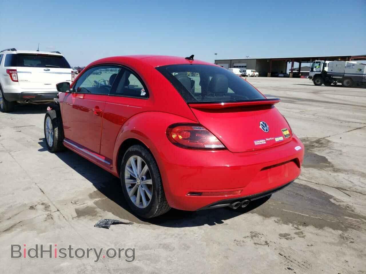 2018 VOLKSWAGEN BEETLE - VIN: 3VWFD7AT3JM703149 - Фото 3