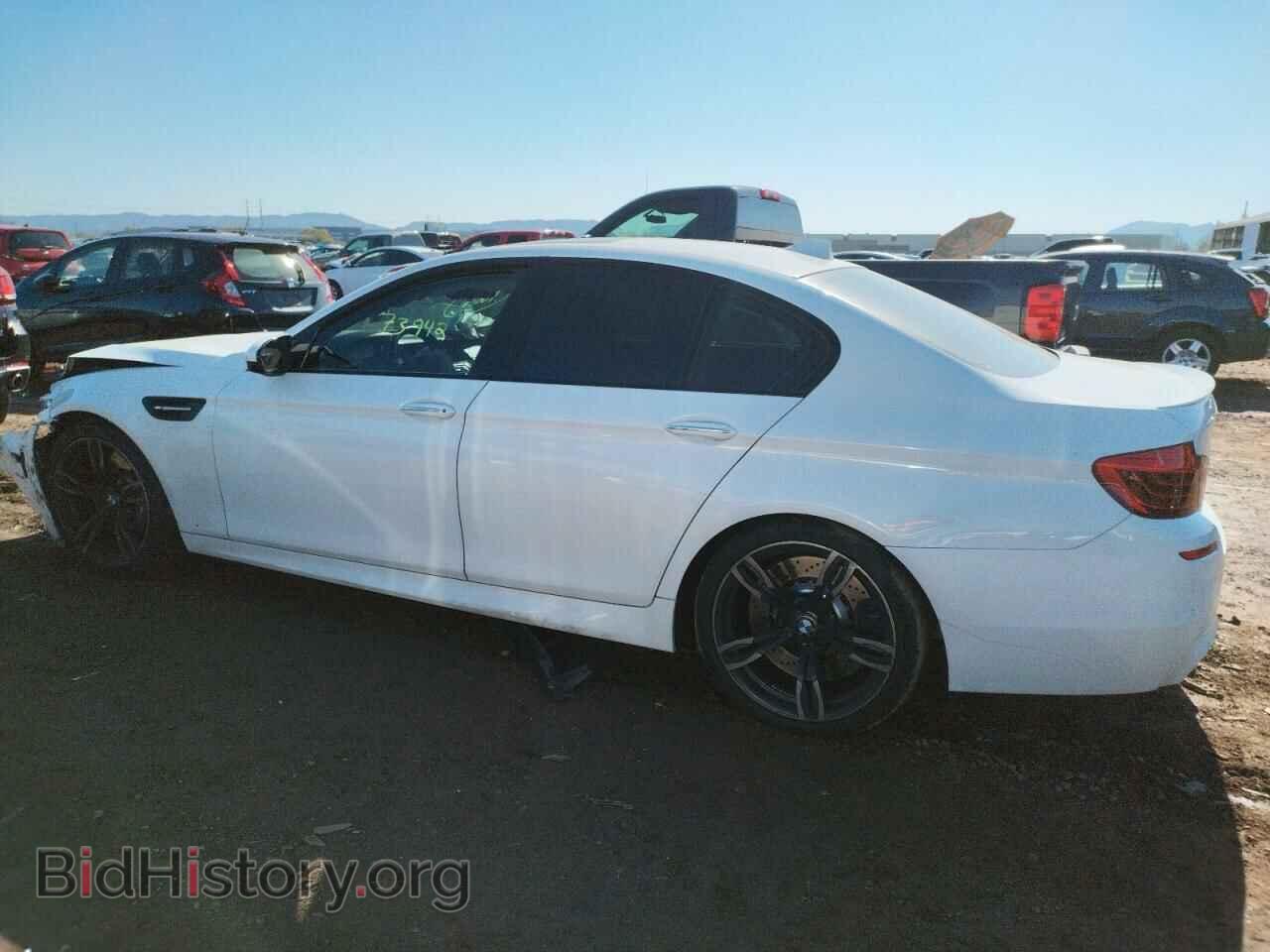 2014 BMW M5 - VIN: WBSFV9C51ED593030 - Фото 2