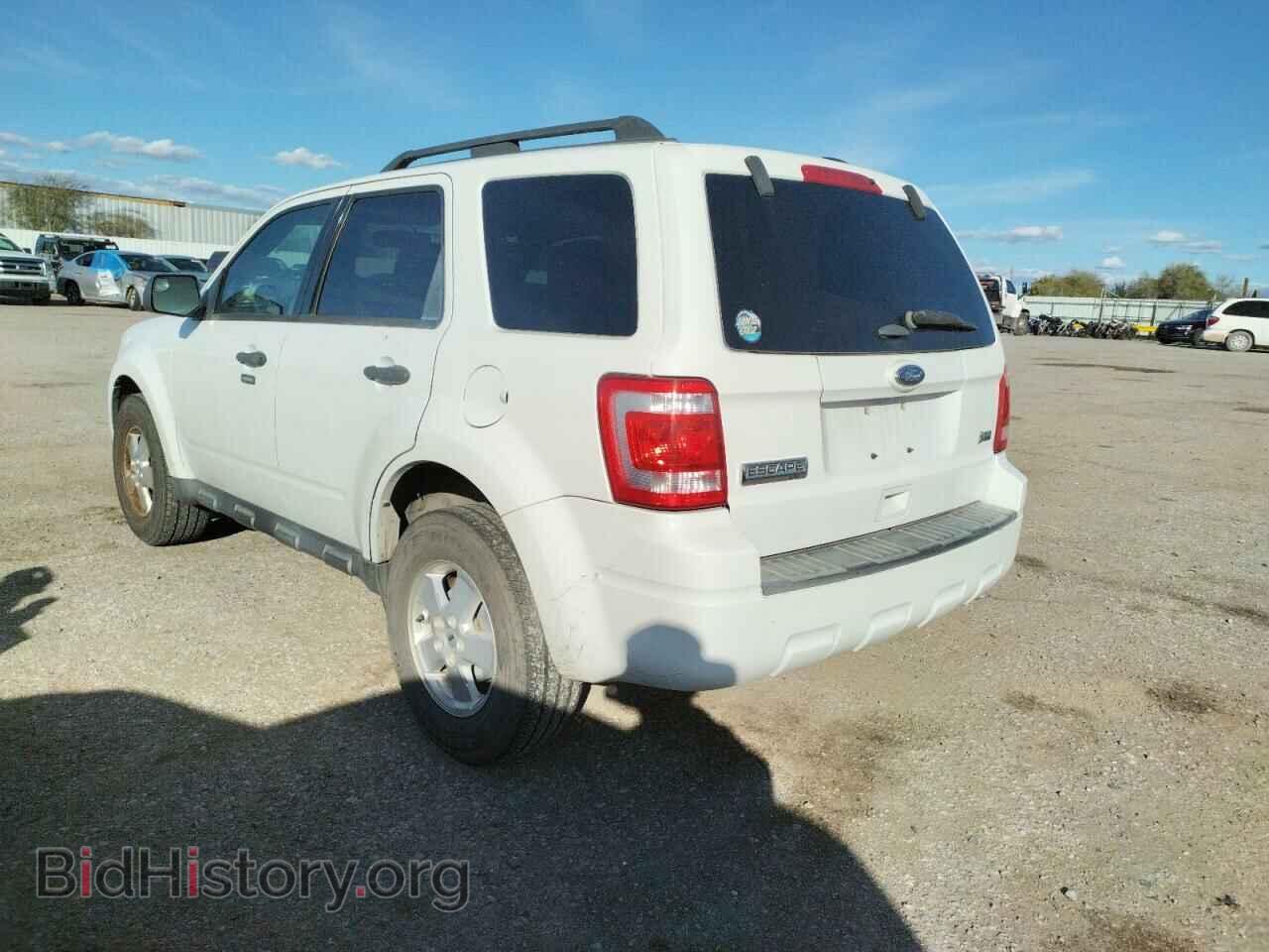 2011 FORD ESCAPE - VIN: 1FMCU0DG7BKB74160 - Фото 2