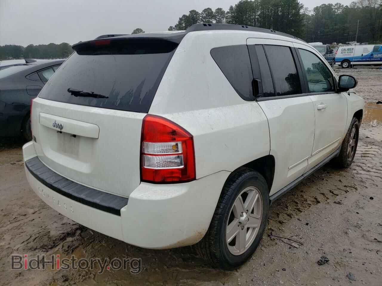 2010 JEEP COMPASS - VIN: 1J4NT4FB2AD578912 - Photo 4