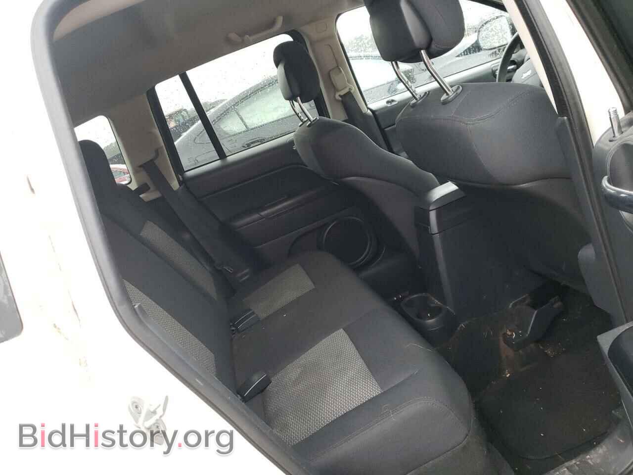 2010 JEEP COMPASS - VIN: 1J4NT4FB2AD578912 - Photo 6