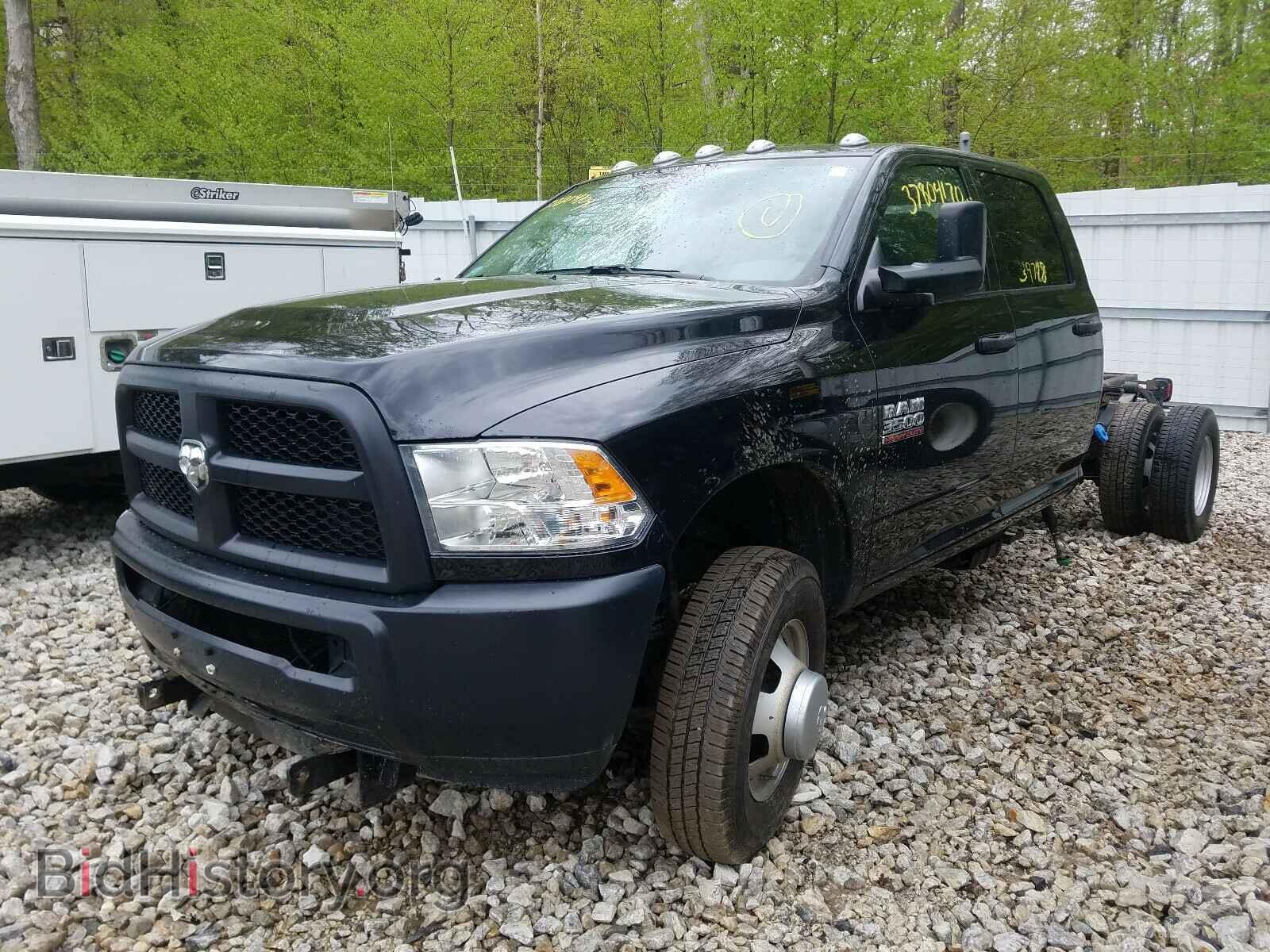2018 RAM 3500 - VIN: 3C7WRTCL5JG174427 - Photo 2